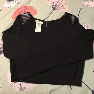 Arden B. Long Sleeve Black crop-top-Medium